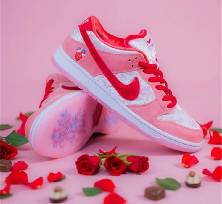 Nike Sb Dunk Low Pro Qs Strangelove Sneakers Semi Ua