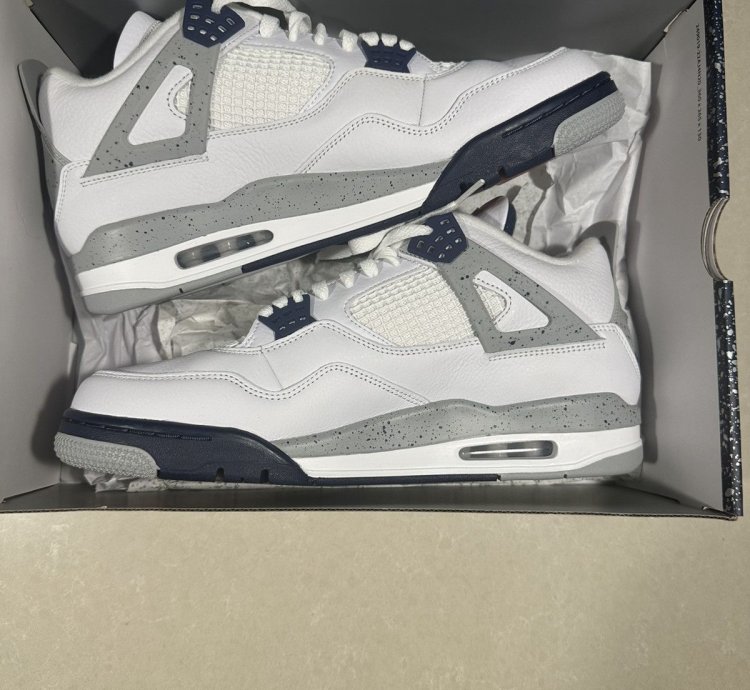 Air Jordan 4 Retro White Midnight Navy