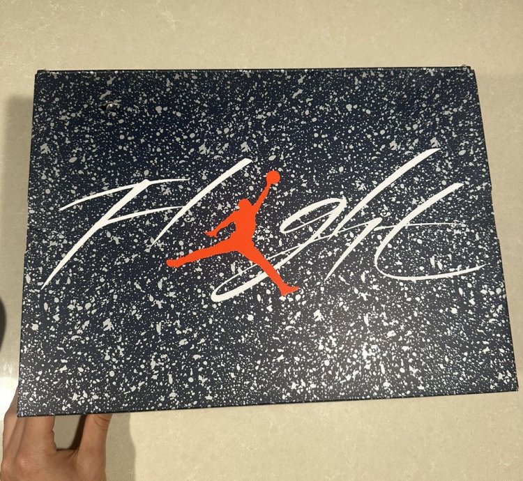 Air Jordan 4 Retro White Midnight Navy