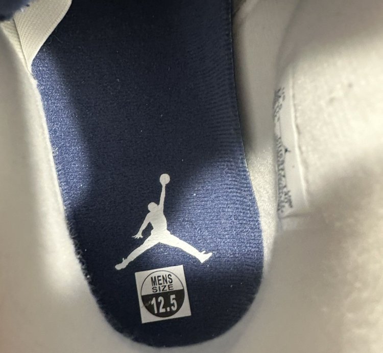Air Jordan 4 Retro White Midnight Navy
