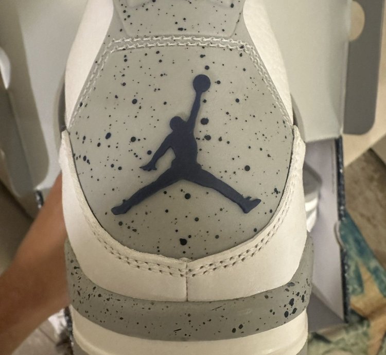 Air Jordan 4 Retro White Midnight Navy