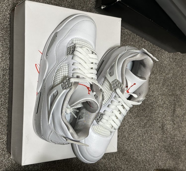 Air Jordan 4 Retro White Oreo