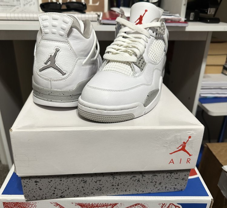 Air Jordan 4 Retro White Oreo