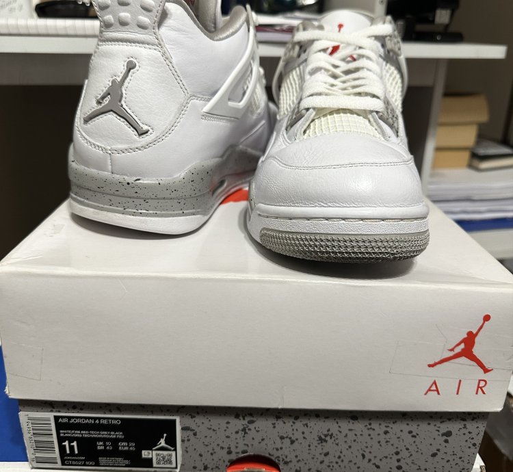 Air Jordan 4 Retro White Oreo