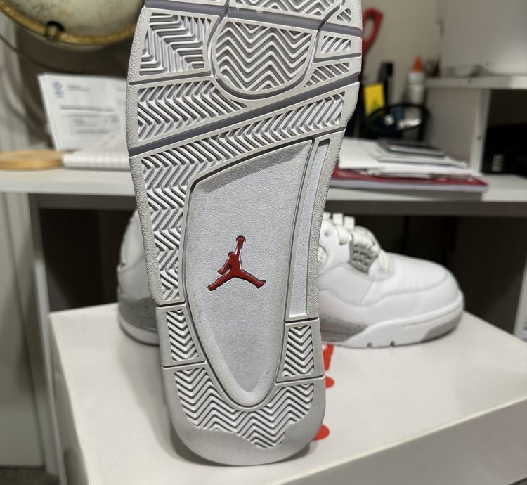 Air Jordan 4 Retro White Oreo