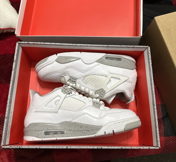 Air Jordan 4 Retro White Oreo