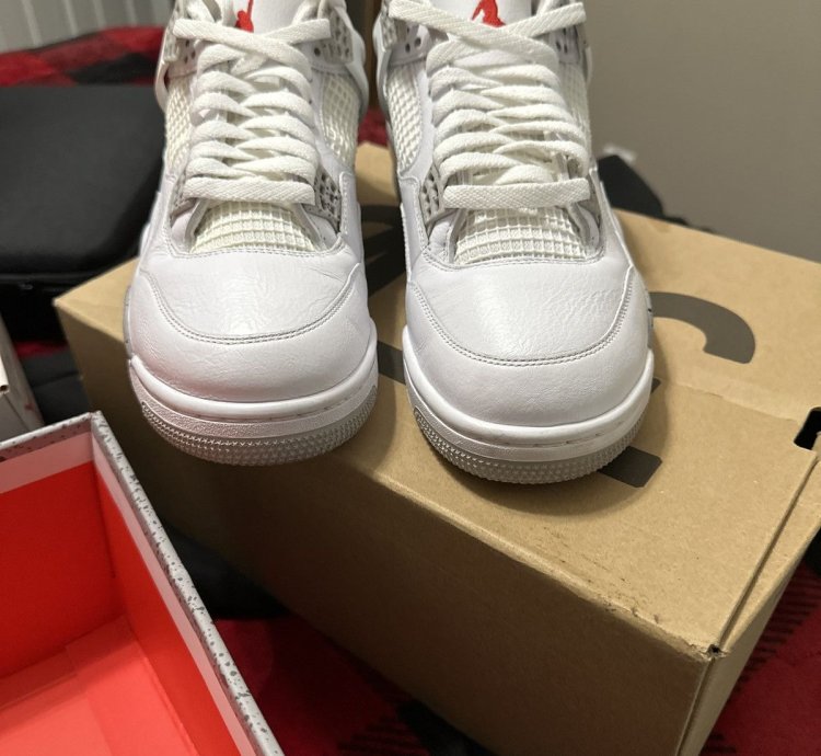 Air Jordan 4 Retro White Oreo