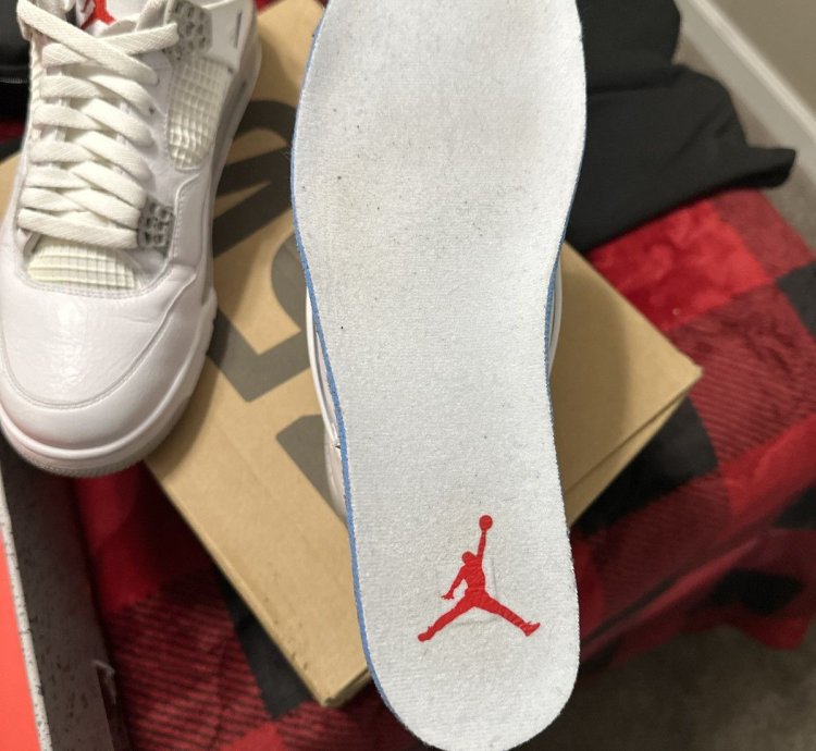 Air Jordan 4 Retro White Oreo