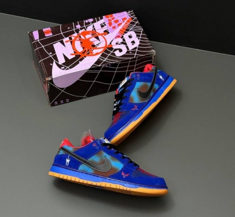 Nike Sb Dunk Low Spiderman Blue Sneakers
