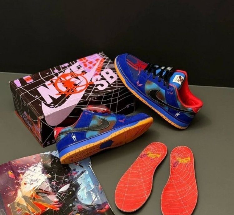 Nike Sb Dunk Low Spiderman Blue Sneakers