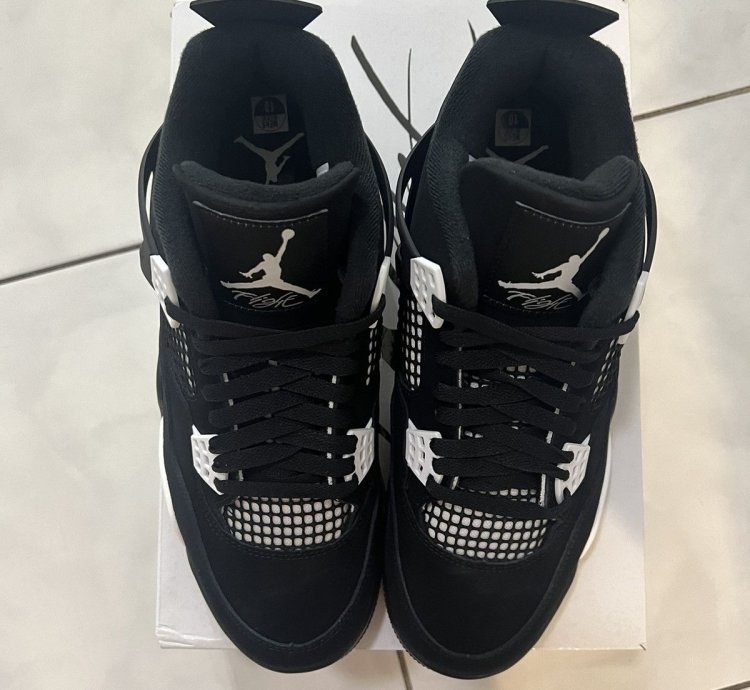 Air Jordan 4 Retro White Thunder Size 10 Brand New In Hand