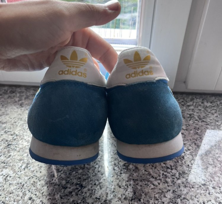 Vintage Adidas Dragon