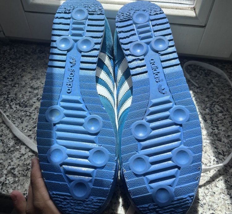Vintage Adidas Dragon