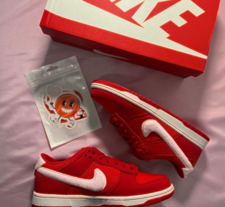 Nike Sb Dunk Valentine Day Sneakers