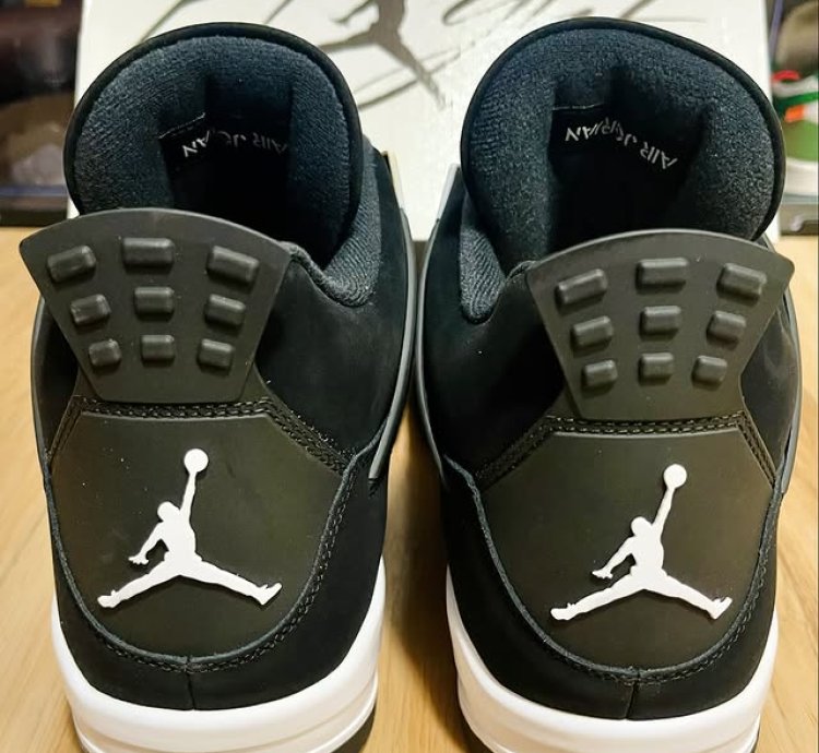 Air Jordan 4 Retro white Thunder