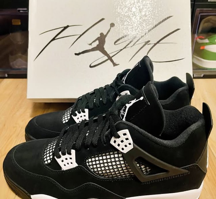 Air Jordan 4 Retro white Thunder