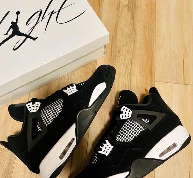 Air Jordan 4 Retro white Thunder