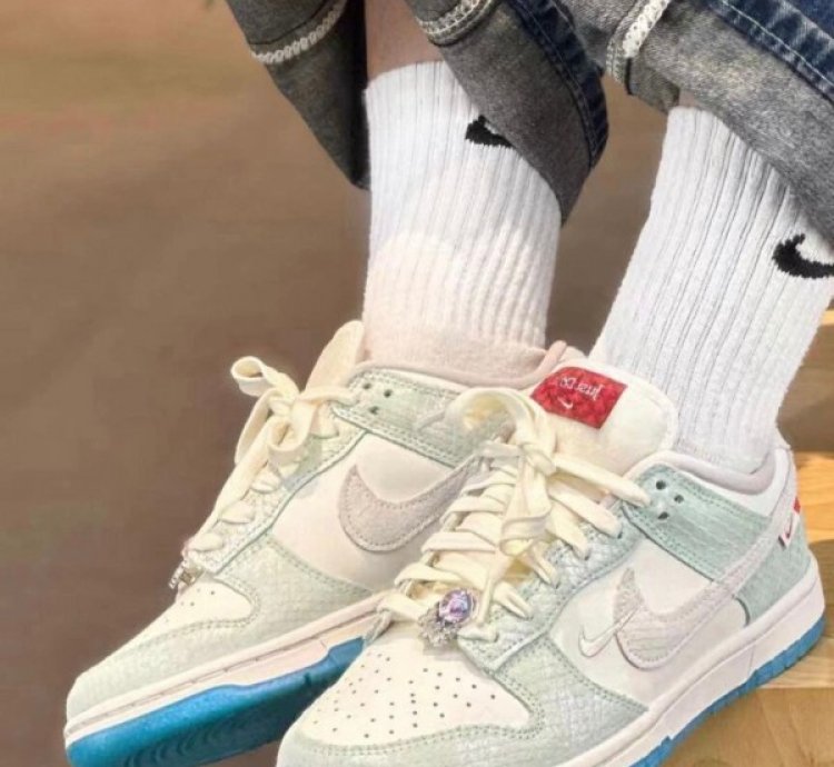 Nike Sb Dunk Year Of The Dragon Sneakers