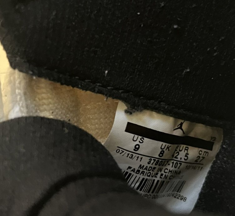 2011 Air Jordan 11 Retro Concord Size 9