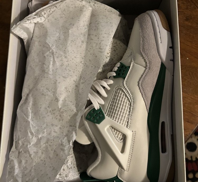 Air Jordan 4 Sb Pine Green