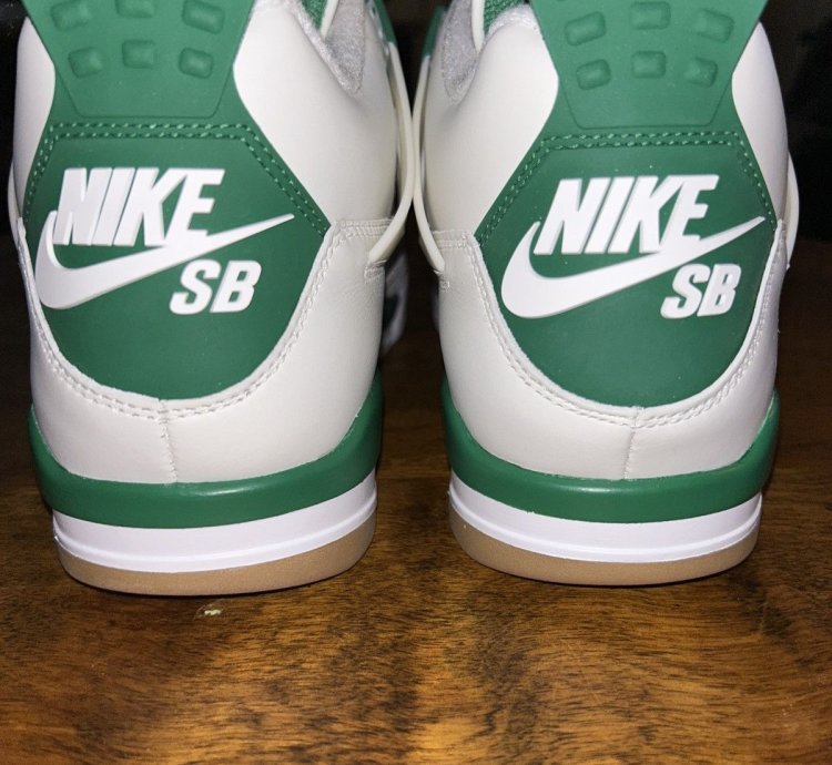 Air Jordan 4 Sb Pine Green