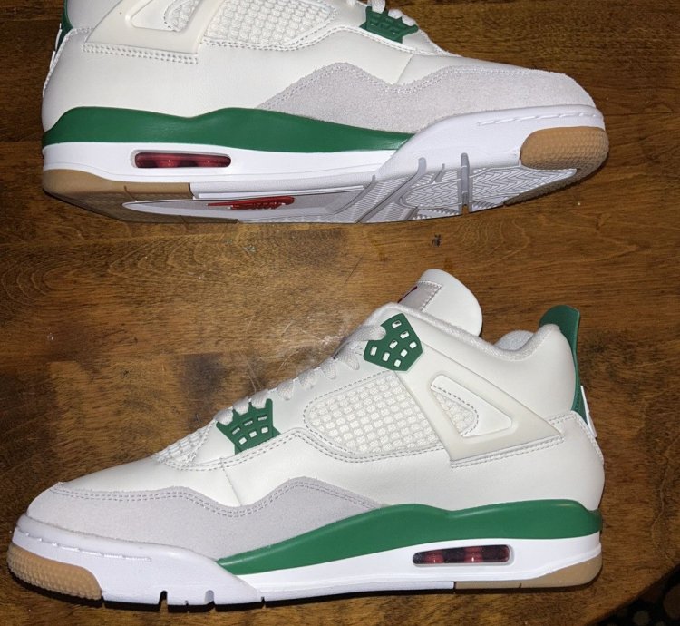 Air Jordan 4 Sb Pine Green