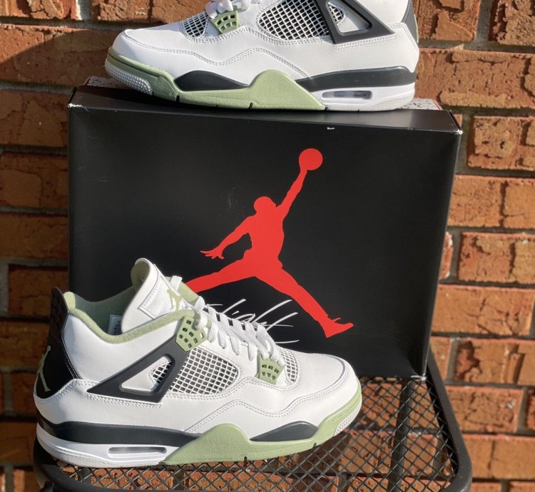 Air Jordan 4 Seafoam