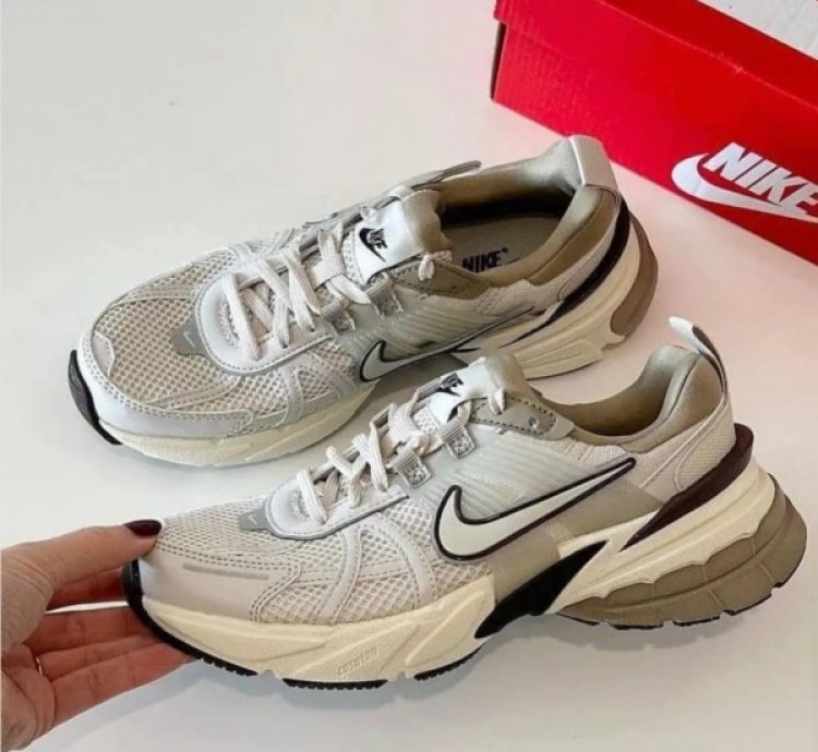 Nike V2k Run Light Orewood Brown Running Shoes