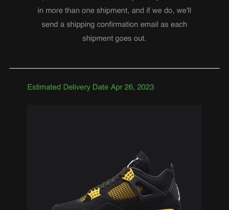Air Jordan 4 Thunder