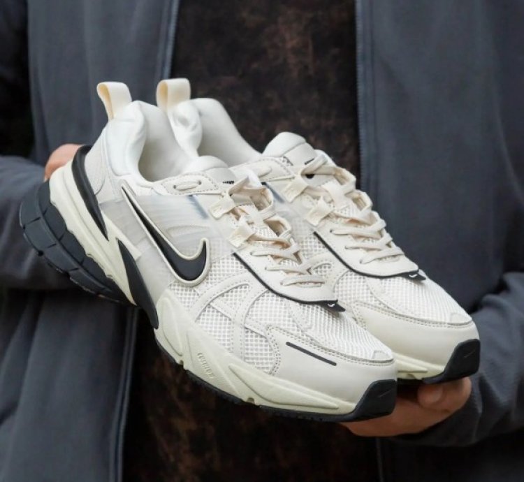 Nike V2k Runtekk Beige Black Running Shoes