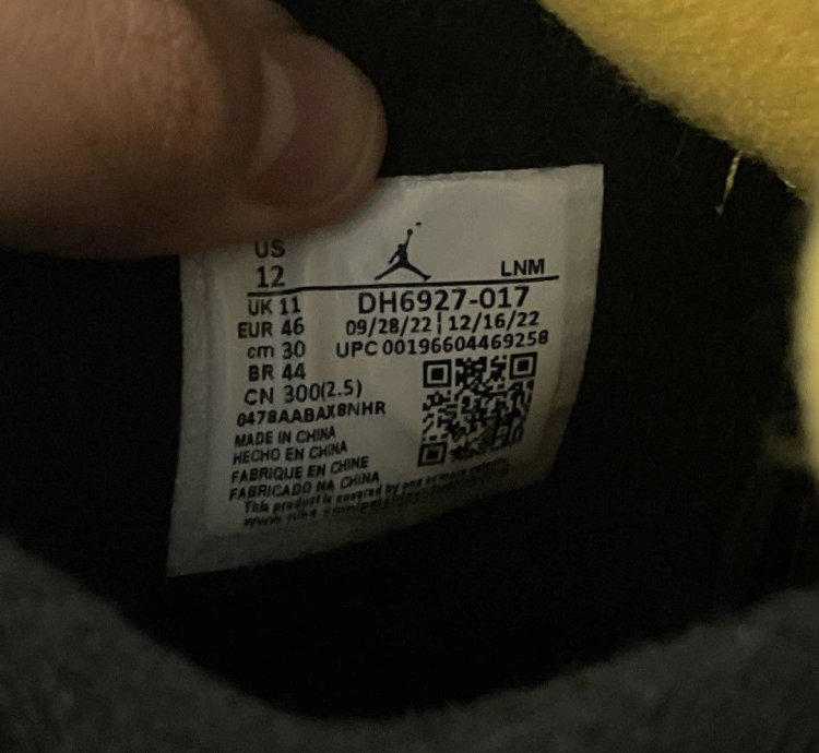 Air Jordan 4 Thunder 2023
