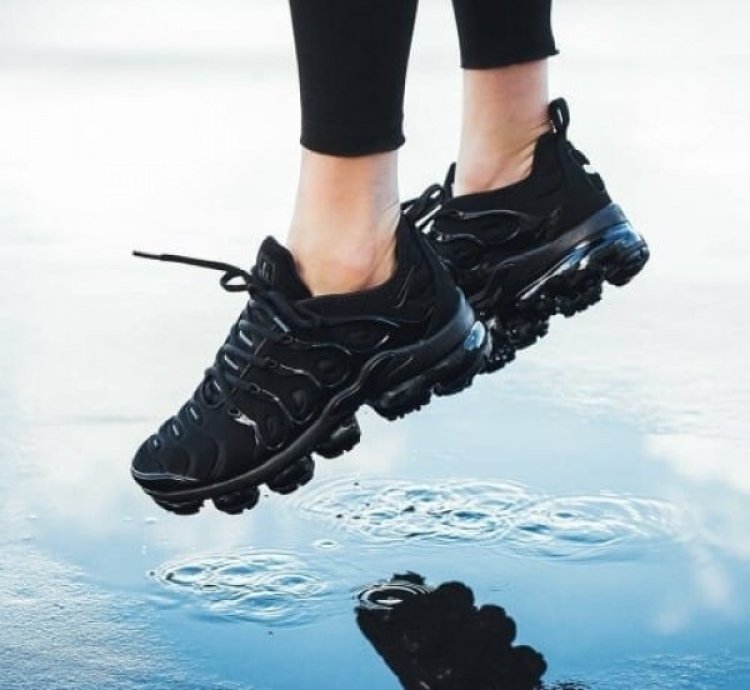 Nike Vapor Max Plus Triple Black Running Shoes