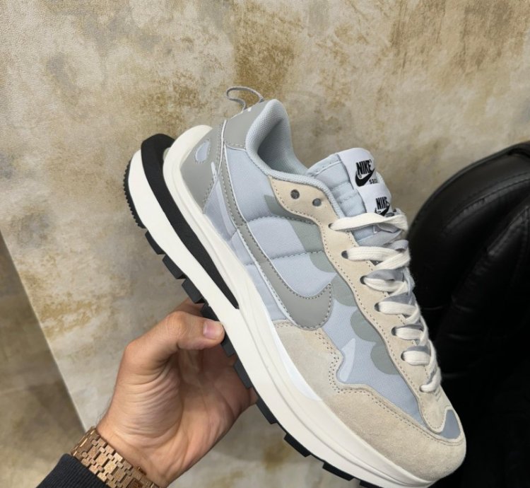 Nike Vapor Waffle 3 0 X Sacai Grey Silver Running Shoes