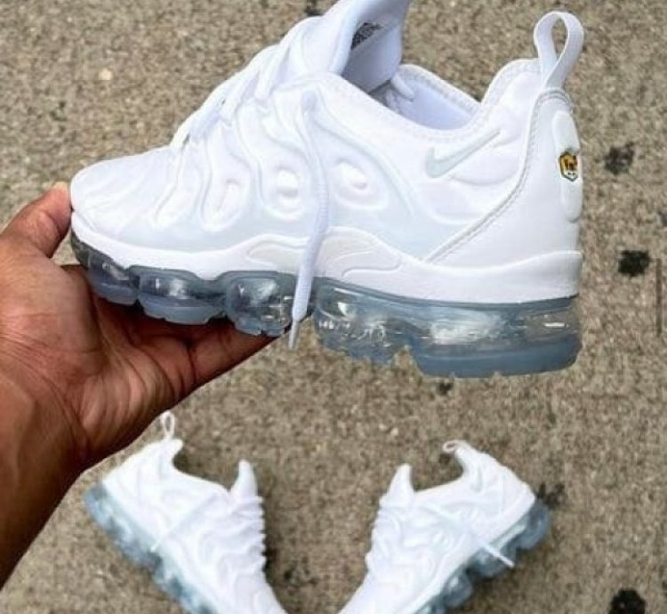 Nike Vapormax Plus White Running Shoes