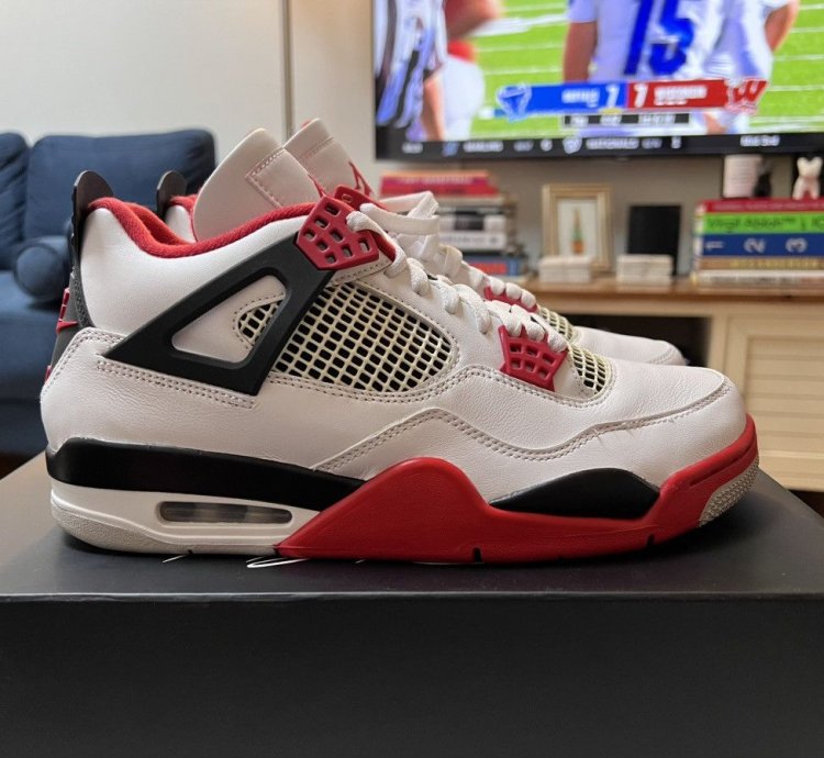 Air Jordan Fire Red 4s