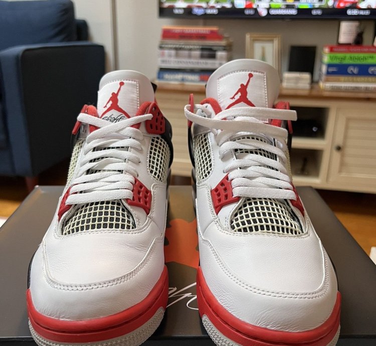 Air Jordan Fire Red 4s