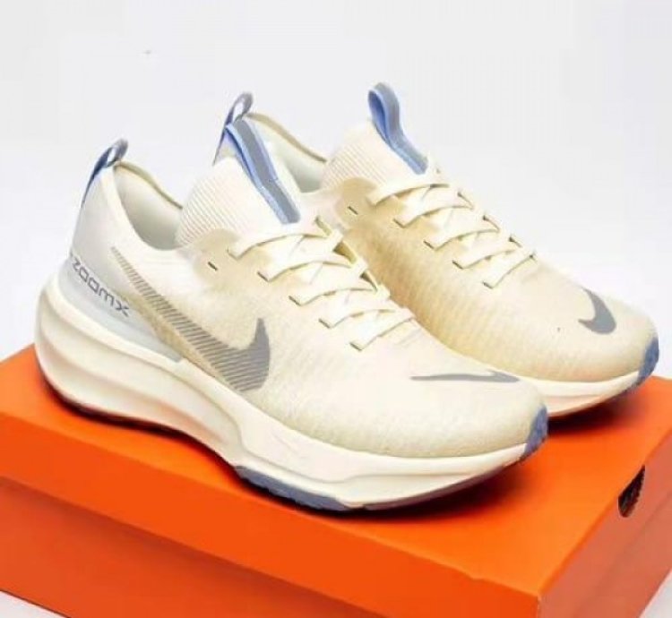 Nike Zoom Invincible Cream Running Shoes