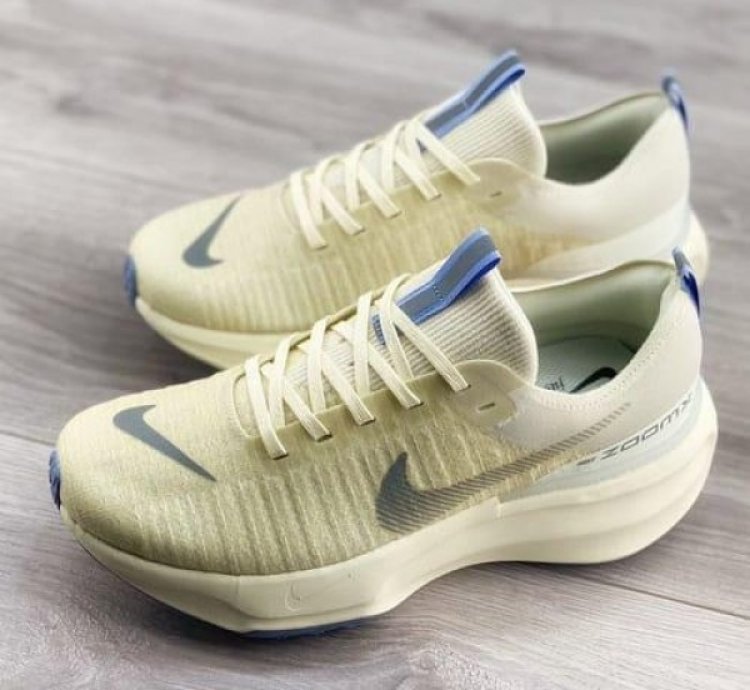 Nike Zoom Invincible Cream Running Shoes