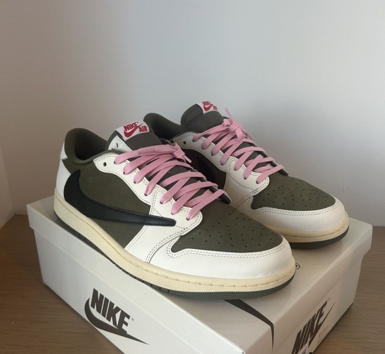Travis Scott Air Jordan 1 Low Reverse Olive Medium Olive
