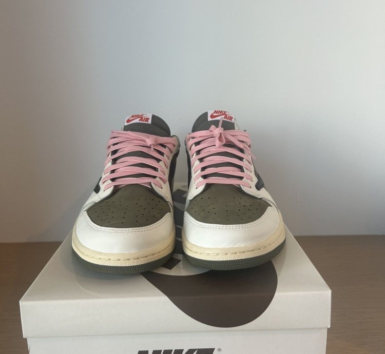 Travis Scott Air Jordan 1 Low Reverse Olive Medium Olive
