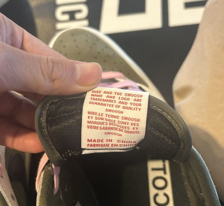 Travis Scott Air Jordan 1 Low Reverse Olive Medium Olive