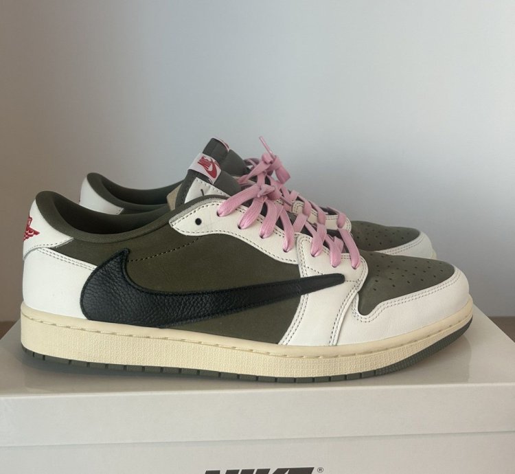 Travis Scott Air Jordan 1 Low Reverse Olive Medium Olive