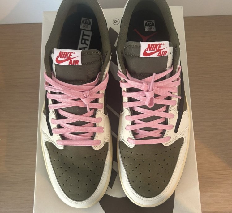 Travis Scott Air Jordan 1 Low Reverse Olive Medium Olive