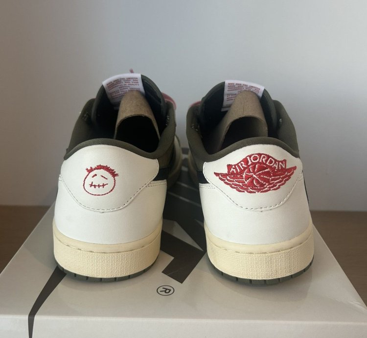 Travis Scott Air Jordan 1 Low Reverse Olive Medium Olive