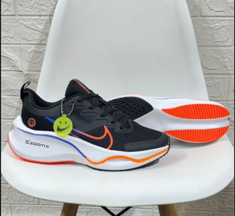 Nike Zoom X Smileys Soprt Running Shoes