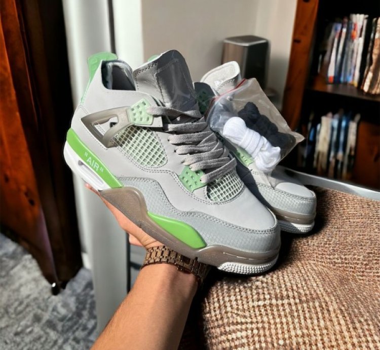 Off Whit E X Nike Air Jordan 4 Guava Basketball Sneakers