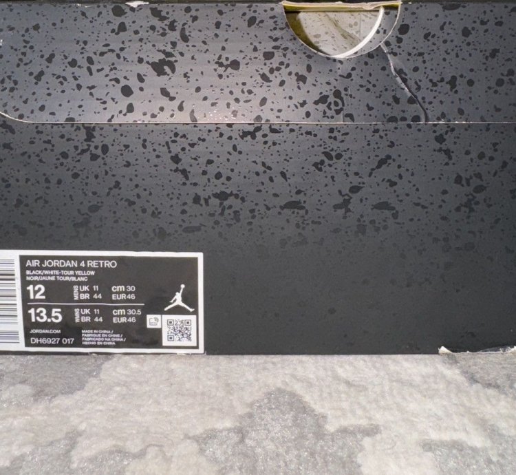 Air Jordan Retro 4 Thunder