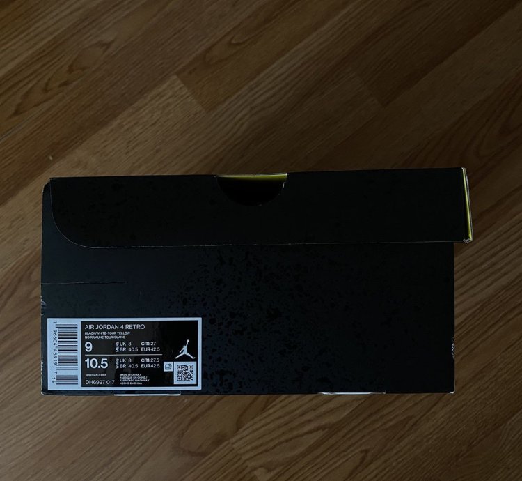 Air Jordan Retro 4 Thunder 2023