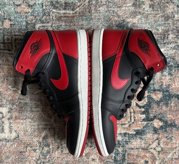 2025 Bred Jordan 1