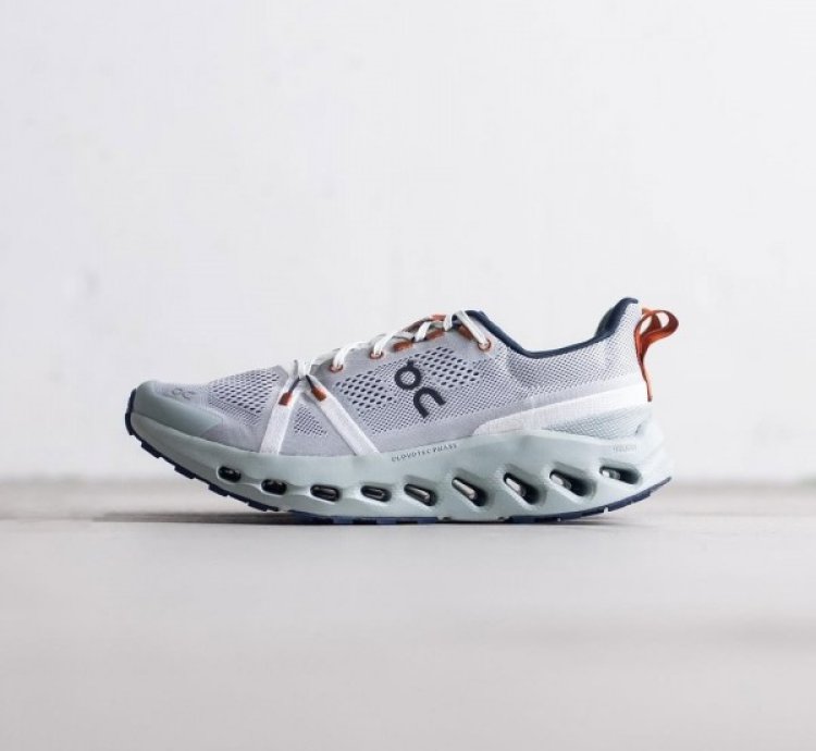 On Cloud Surfer Trail Aloe Mineral Sneakers
